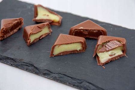 Prezent na Dzień Dziadka Bombonierka Praliny 12 szt. 204g