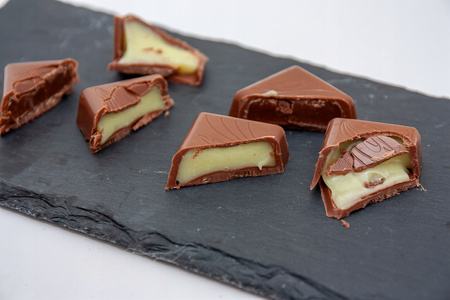 Bombonierka na Boże Narodzenie - zestaw 12 czekoladek 204g